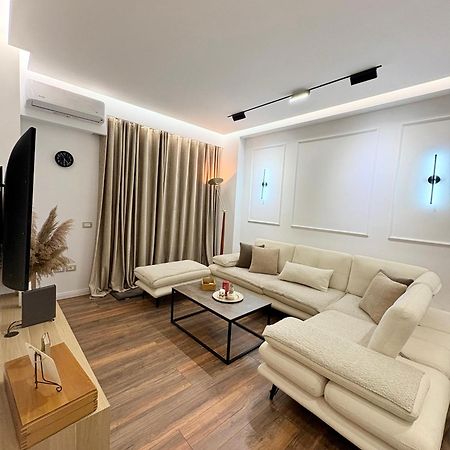 Alajs Apartament Vlorë Екстериор снимка