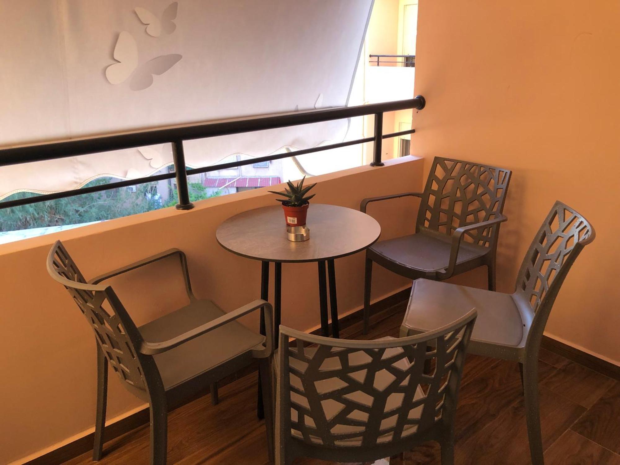 Alajs Apartament Vlorë Екстериор снимка