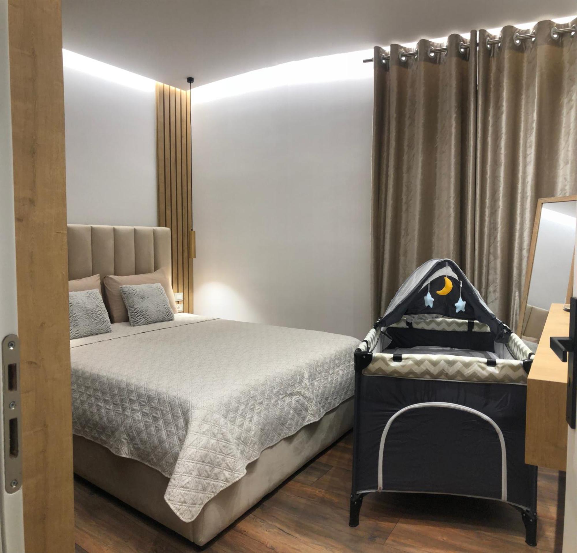 Alajs Apartament Vlorë Екстериор снимка