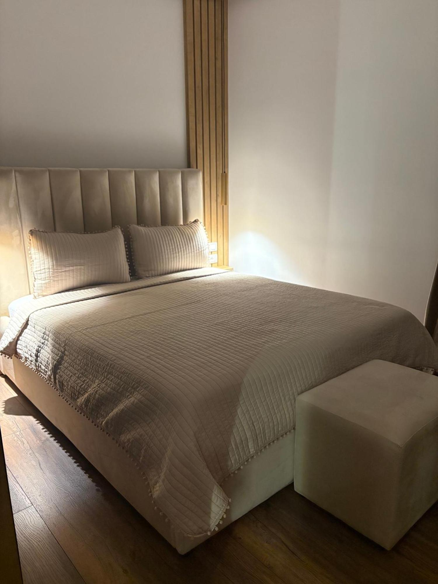 Alajs Apartament Vlorë Екстериор снимка