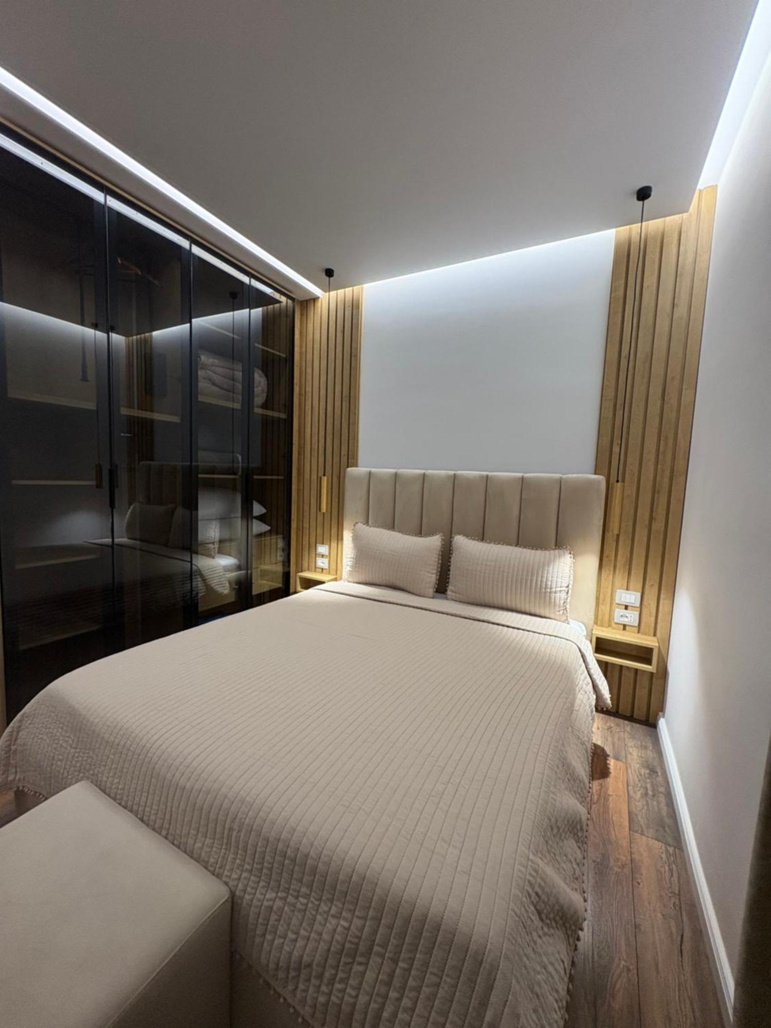 Alajs Apartament Vlorë Екстериор снимка
